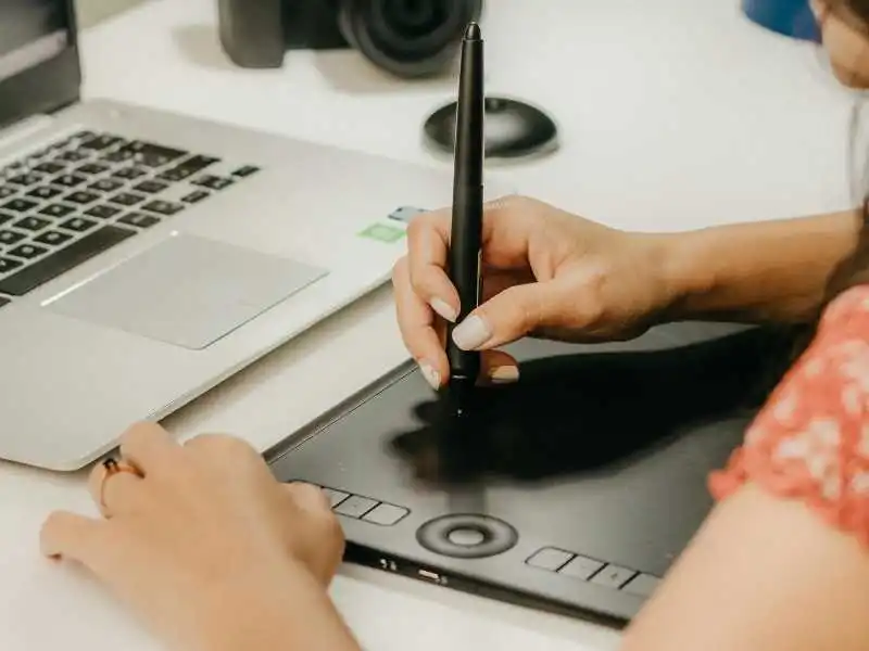 how graphic design improves donor engagement online